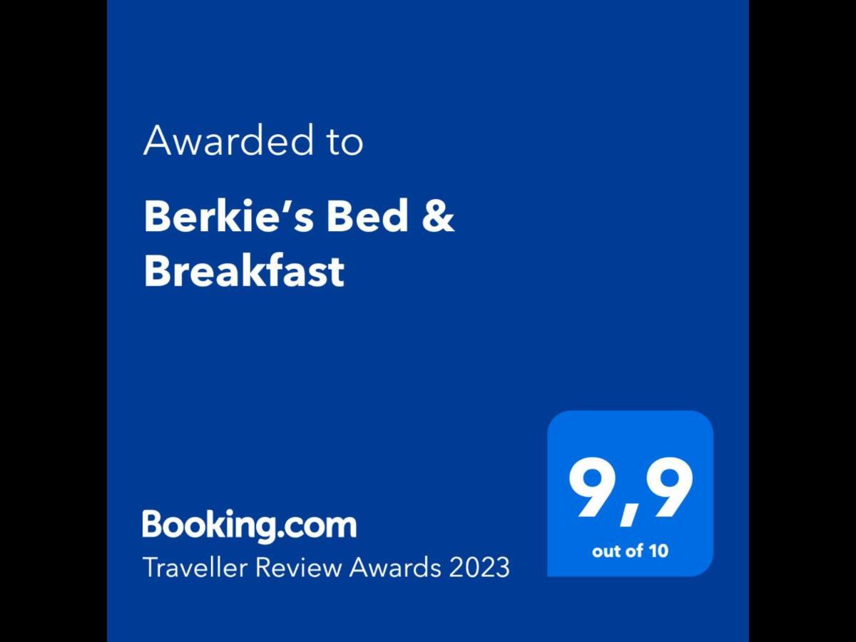 Berkie'S Bed & Breakfast Port Alberni Buitenkant foto